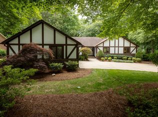 6113 Gainsborough Dr, Raleigh, NC 27612