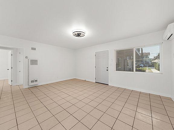 spacious living/dining combo room with brnad new cooling/heating system