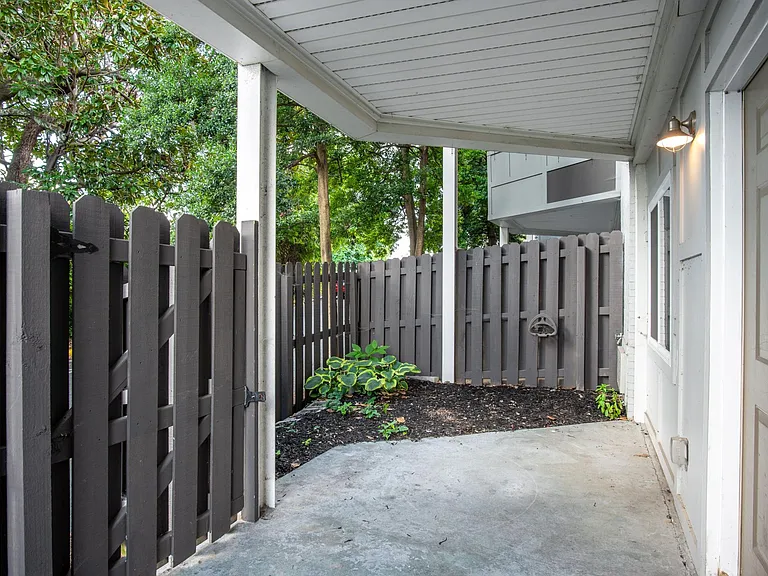 801 Inverness Ave #D4 — Photo 3