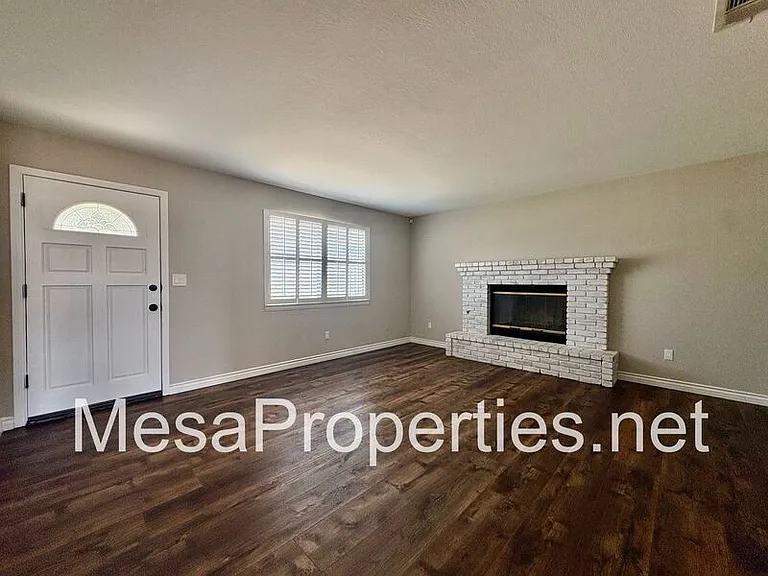 7891 Corona Ave — Photo 5