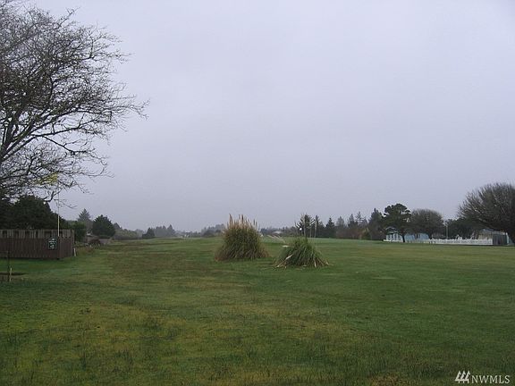 5th image of 401 Octopus Ave NE