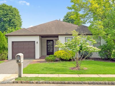 17 Suffolk Way, Marlboro, NJ, 07746