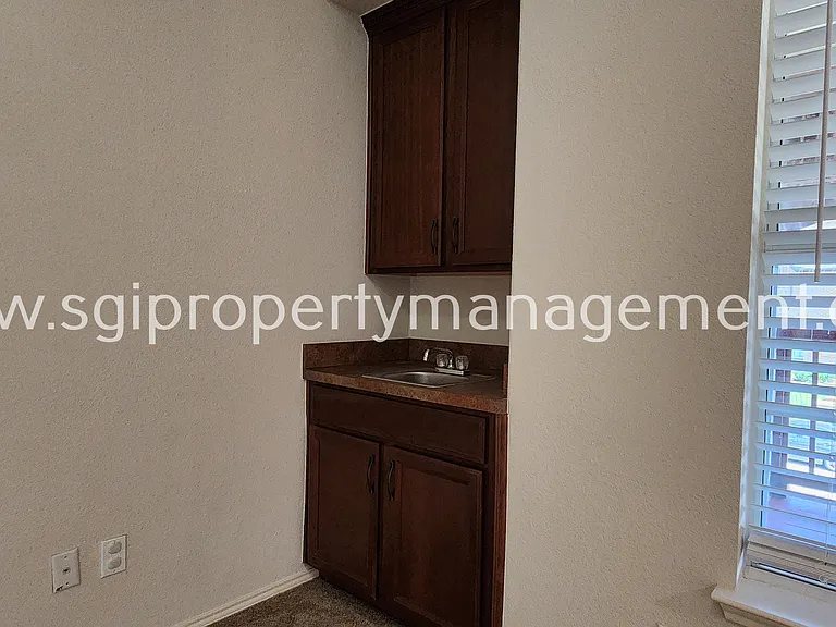 12032 Henderson Dr — Photo 25