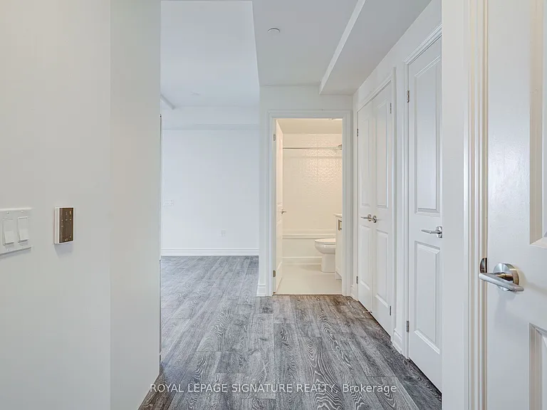 1050 Main St E #513 — Photo 4