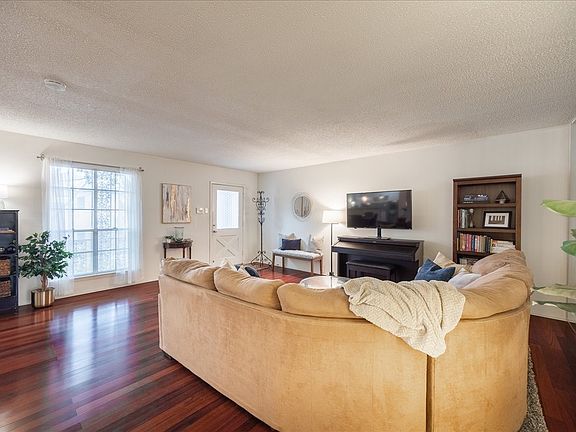 5th image of 6027 E University Blvd #215