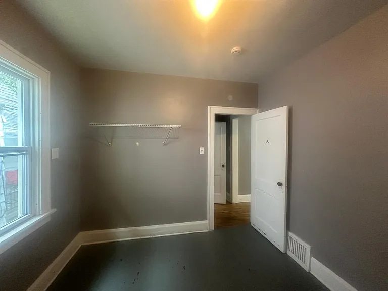 226 E Pearl St — Photo 9