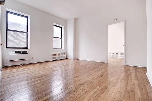 Rented by Urbane Brokerage | media 11