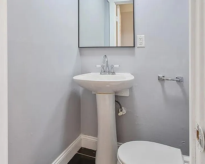 203 Maple St #ST1 — Photo 32