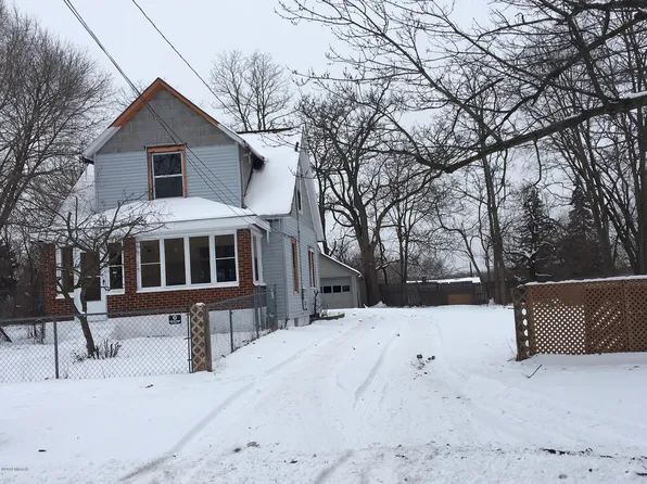 92 Oak St, Battle Creek, MI 49014