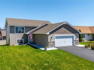 462 Marcella Ln, Somerset, WI 54025