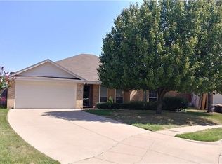190 Adams Dr, Crowley, TX 76036