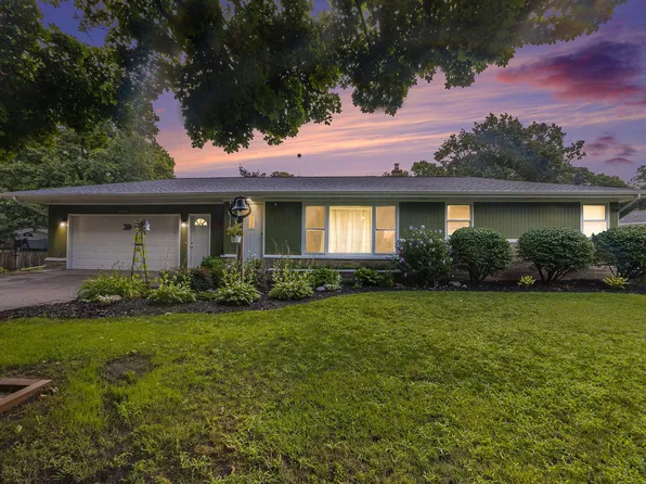99 Oak Valley Dr, Holland, MI 49424