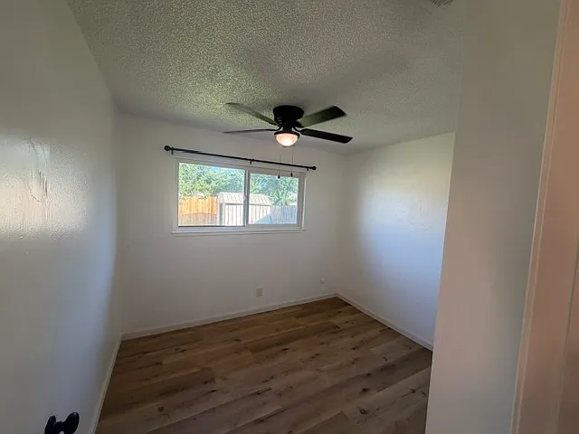 720 Merrywood Ln — Photo 13
