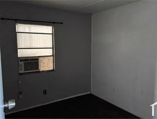 2505 Tanglewood St #3 — Photo 8