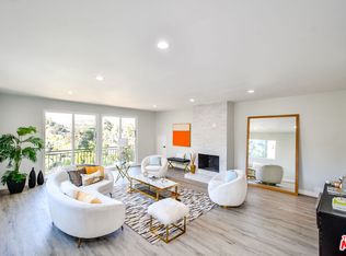 8383 Grand View Dr, Los Angeles, CA 90046