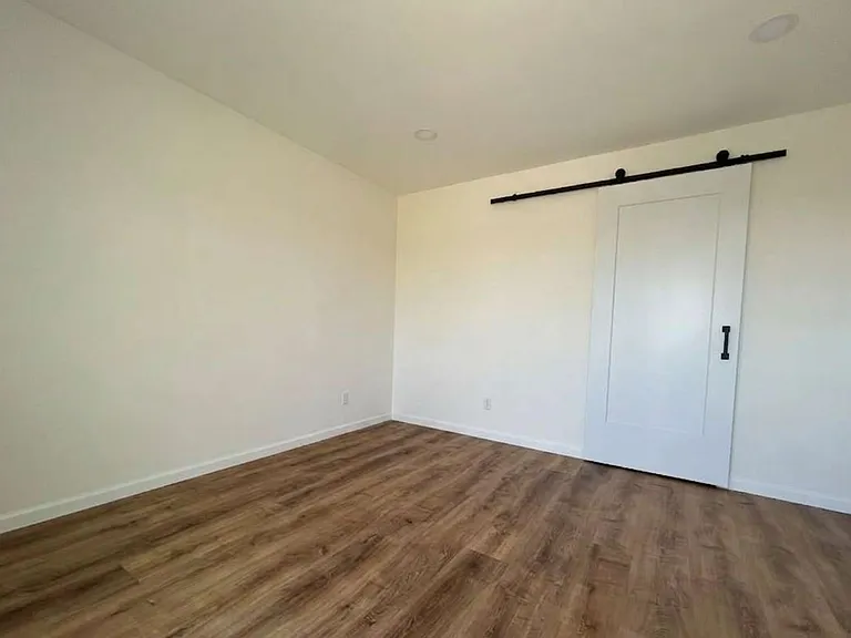 635 River View Dr — Photo 16