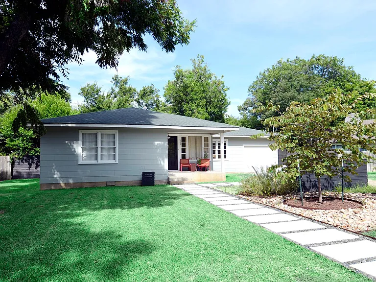 1508 Ash St — Photo 1