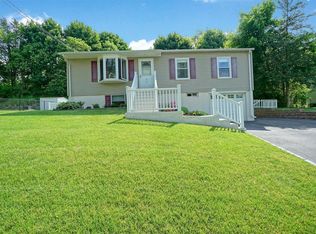 55 Longview Dr, Fishkill, NY 12524