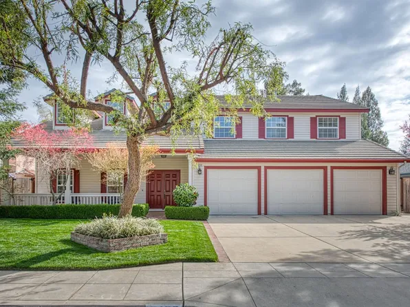 2480 Buckingham Way, Clovis, CA 93611