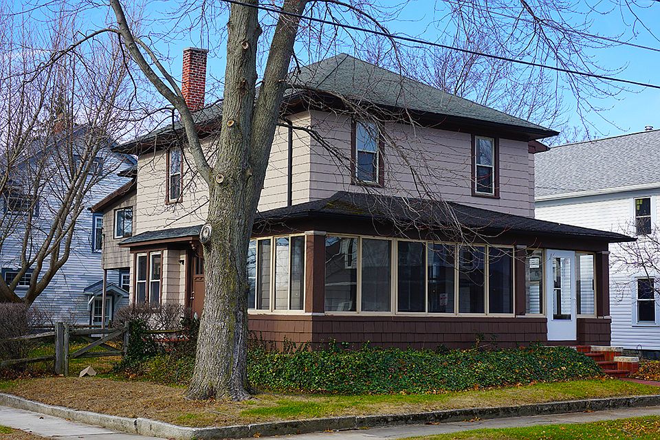 1st image of 305 N Summit St
