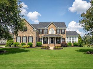 8 Scotts Bluff Dr, Simpsonville, SC 29681