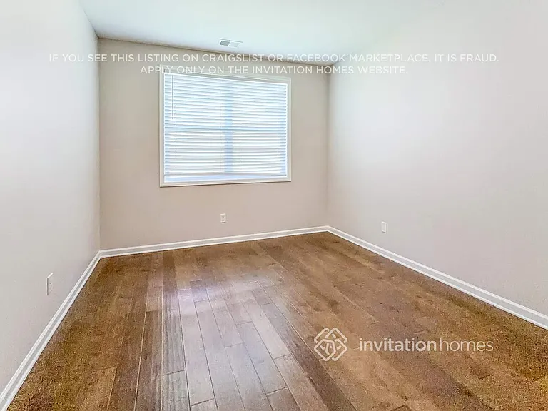 8026 Forest Hills Dr — Photo 10