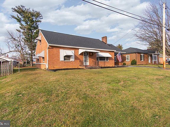 4th image of 18432 Woodside Dr