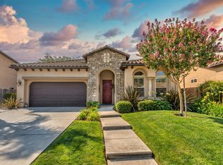 6935 W Dovewood Ln, Fresno, CA
