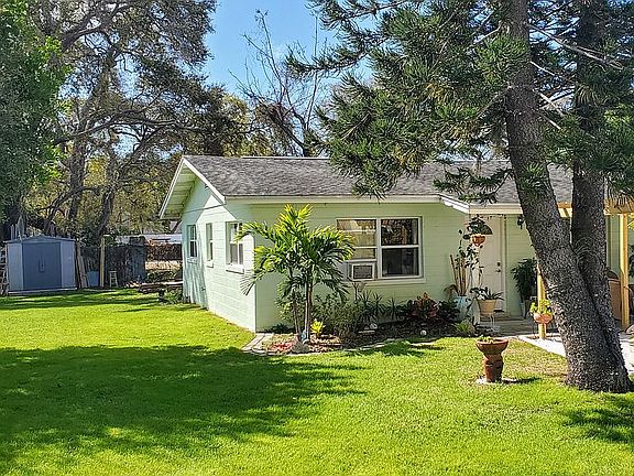 4th image of 203 Pecan Ln