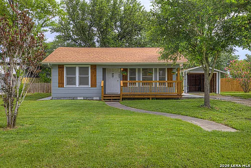 105 E Huebinger St Photo 1 105 E Huebinger St Photo 1