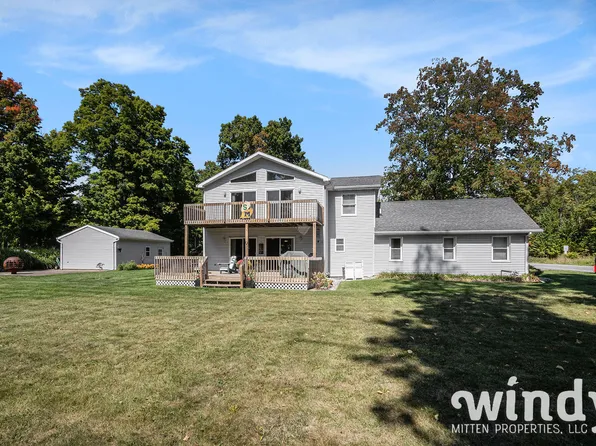 6206 Paw Paw Lake Rd, Coloma, MI 49038