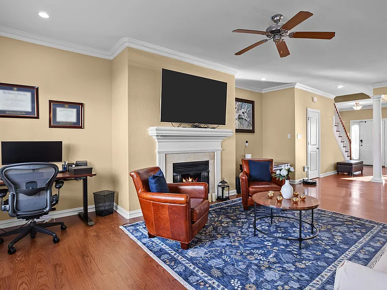 1025 Horton Pl — Photo 10
