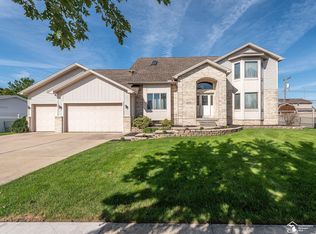 1375 Sunrise Blvd, Monroe, MI 48162