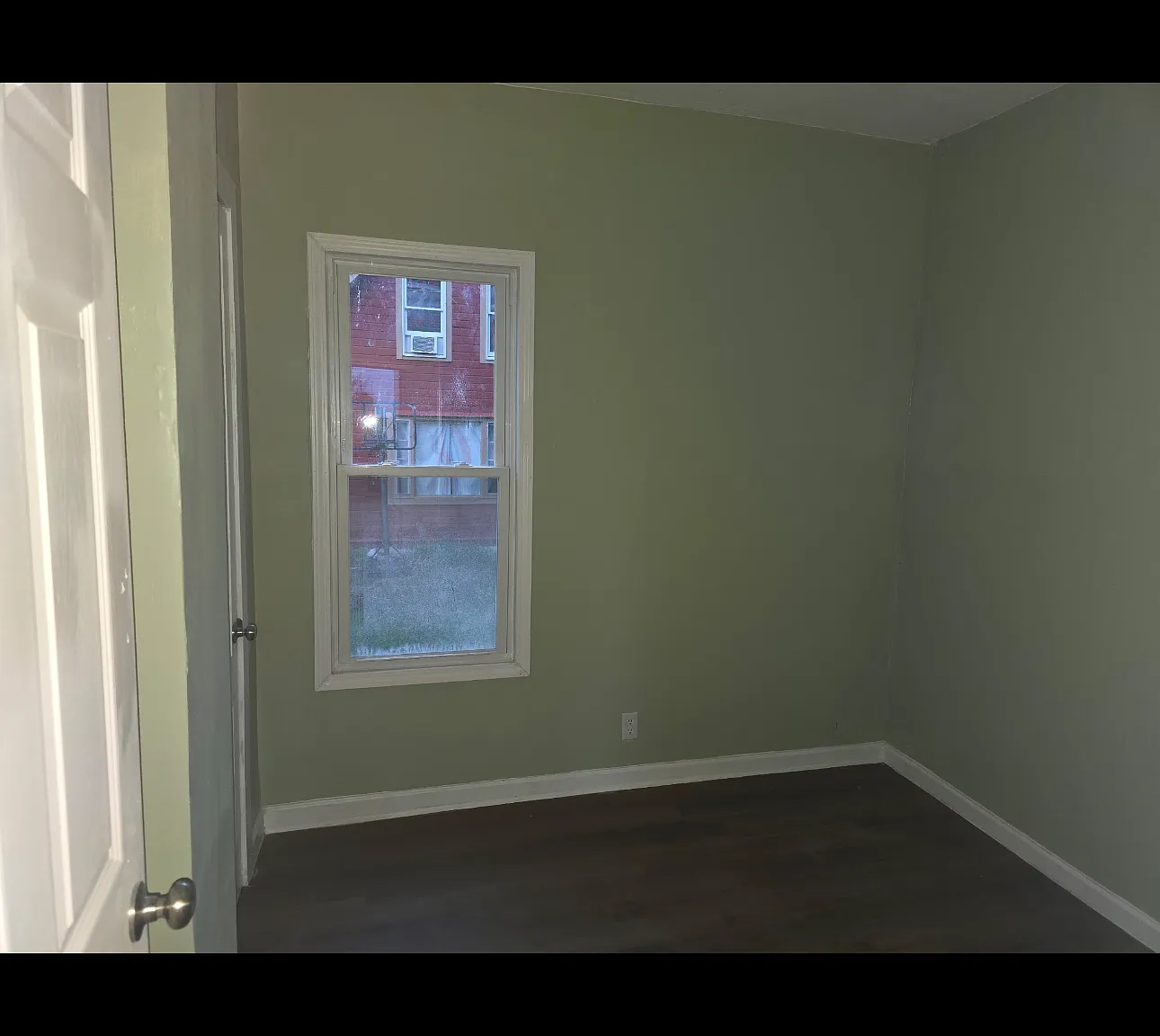 3 bed, 1100 sqft, $1,700 — Photo 3
