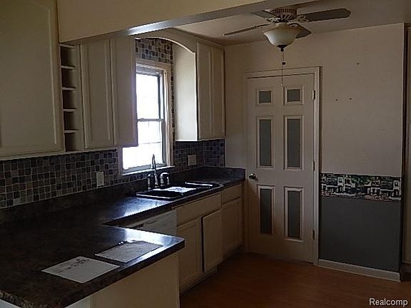5th image of 1784 Leblanc St