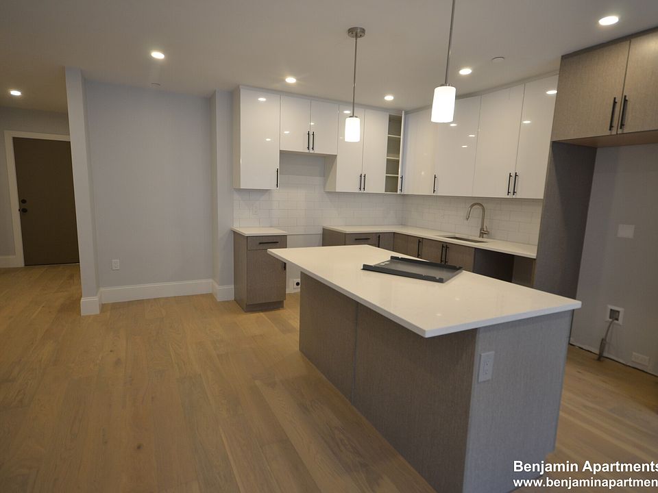 1st image of 425 Market St #3