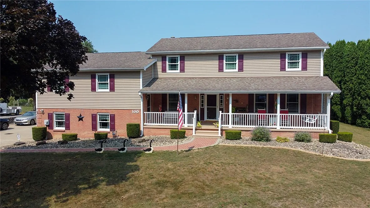 100 Marion Dr photo 1