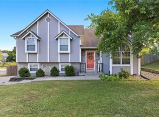 258 SE Topaz Cir, Lees Summit, MO 64063