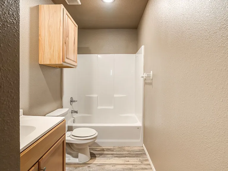 2223 E Main St — Photo 11