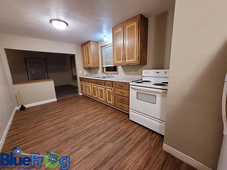 404 13th Ave — Photo 3