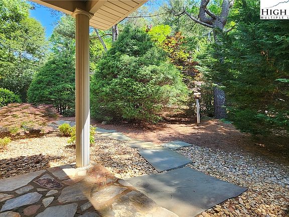 5th image of 2076 Jay Clark Road