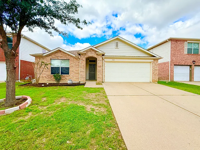 1705 Desperado Rd — Photo 1