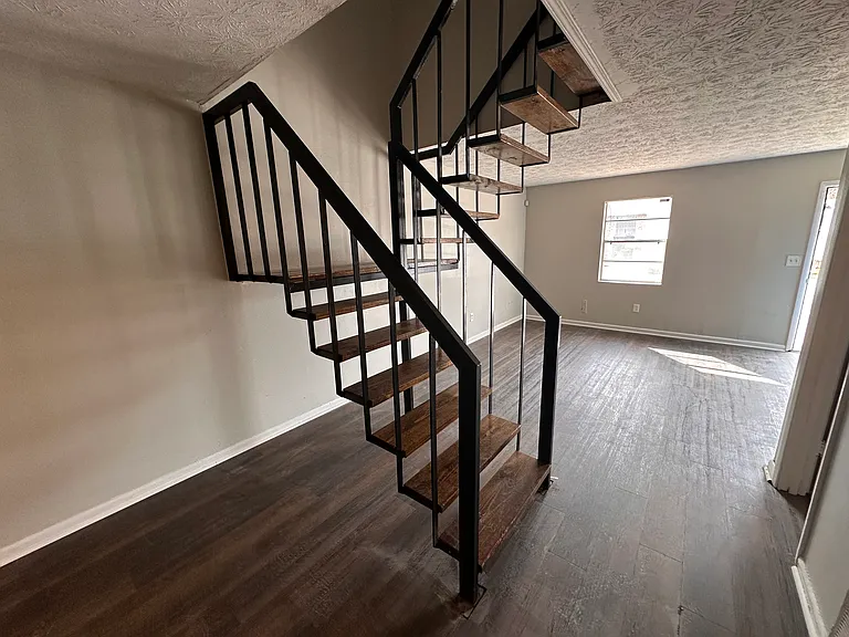 660 Jolly Ave S #3 — Photo 5