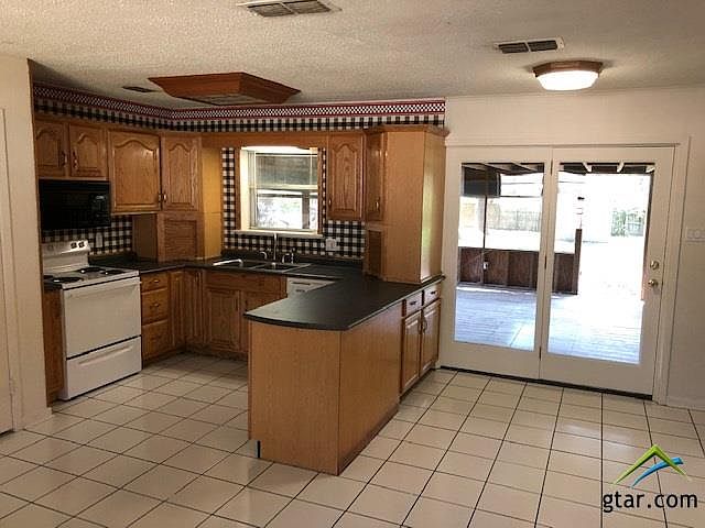 2nd image of 411 Ronnette Dr