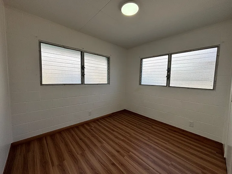2429 N School St — Photo 10