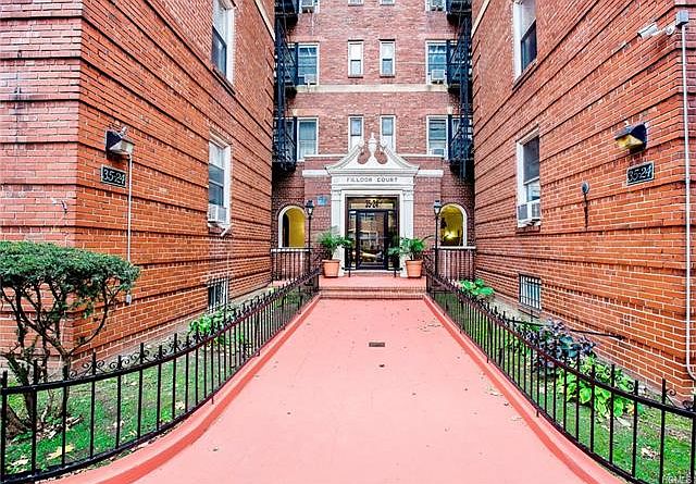 1st image of 3524 72nd St