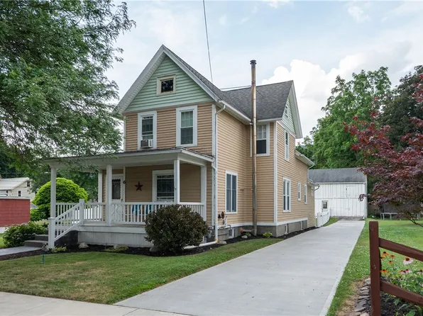 6 Elizabeth St, Dansville, NY 14437