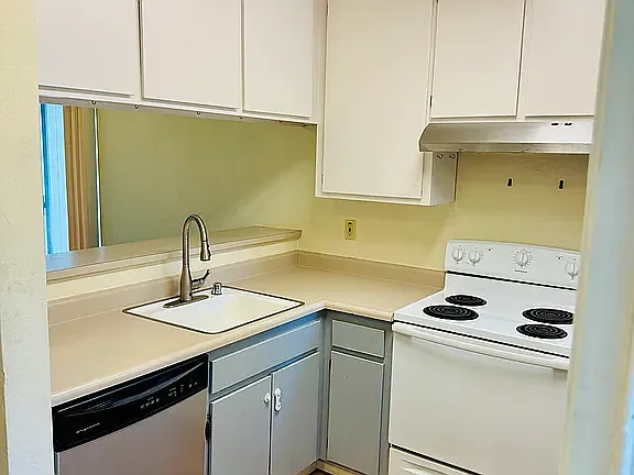 463 Coffield Ave #7 — Photo 6