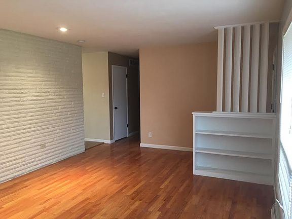 2nd image of 56878 Inwood Ct