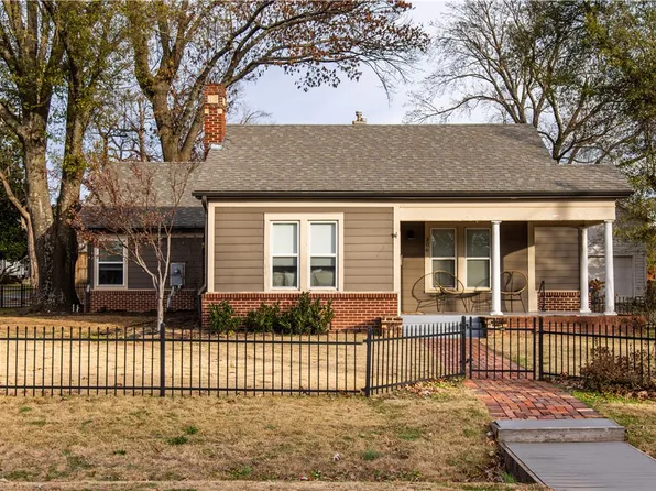 306 NW C St, Bentonville, AR 72712